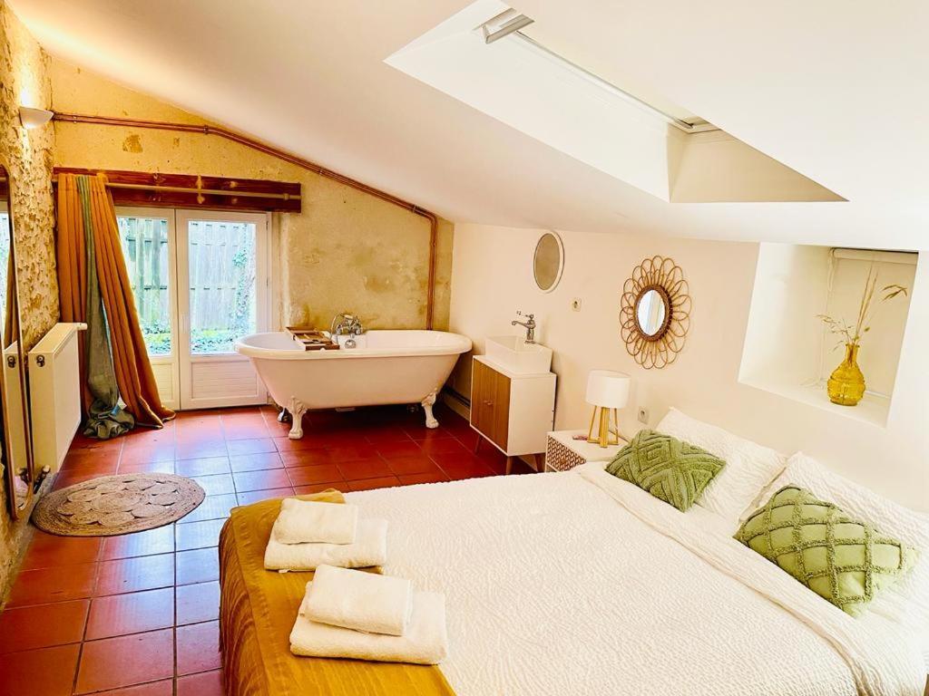 Le Grand Franc Gite Cosy Proche Tous Commerces Tonnay-Charente エクステリア 写真